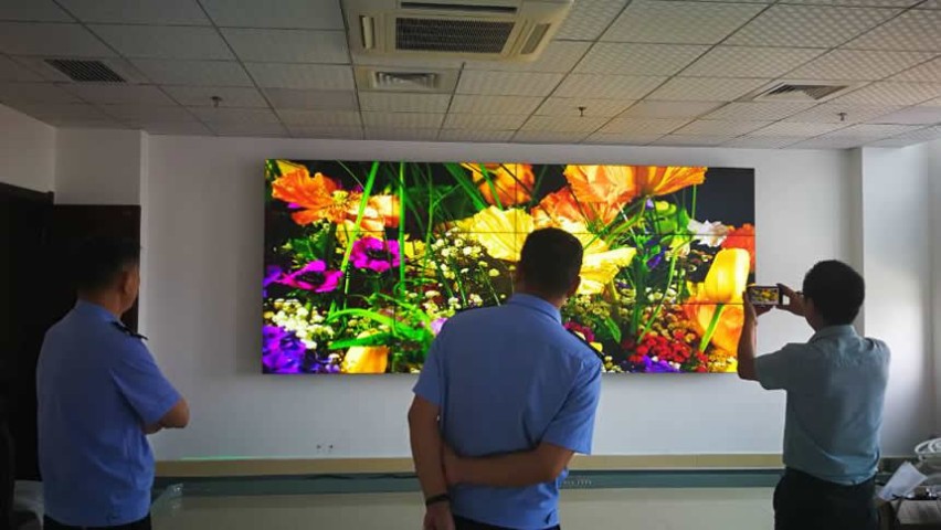 孝感市公安局1.7mm液晶拼接屏項(xiàng)目