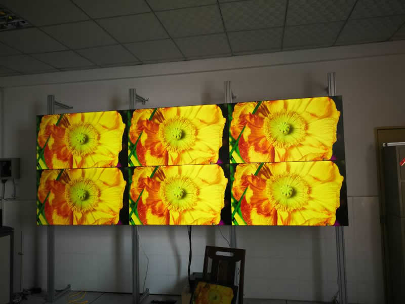 重慶萬州一中液晶拼接屏方案順利完工