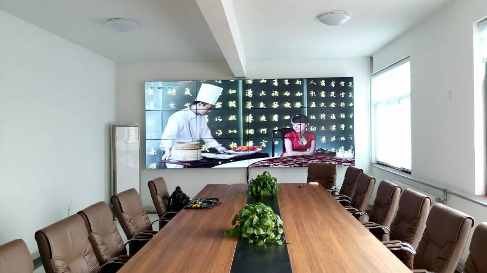 深圳拼接屏生產(chǎn)廠家教您如何選擇液晶拼接屏